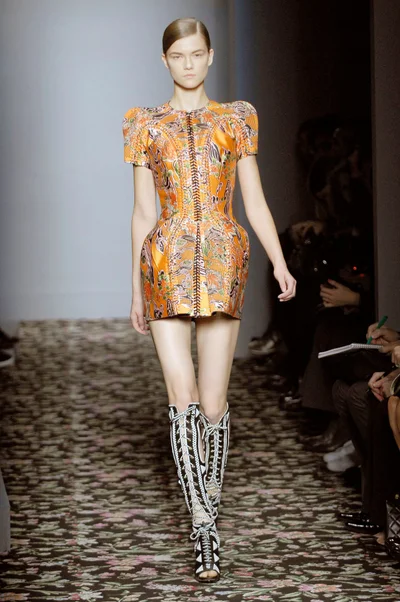 Look 1